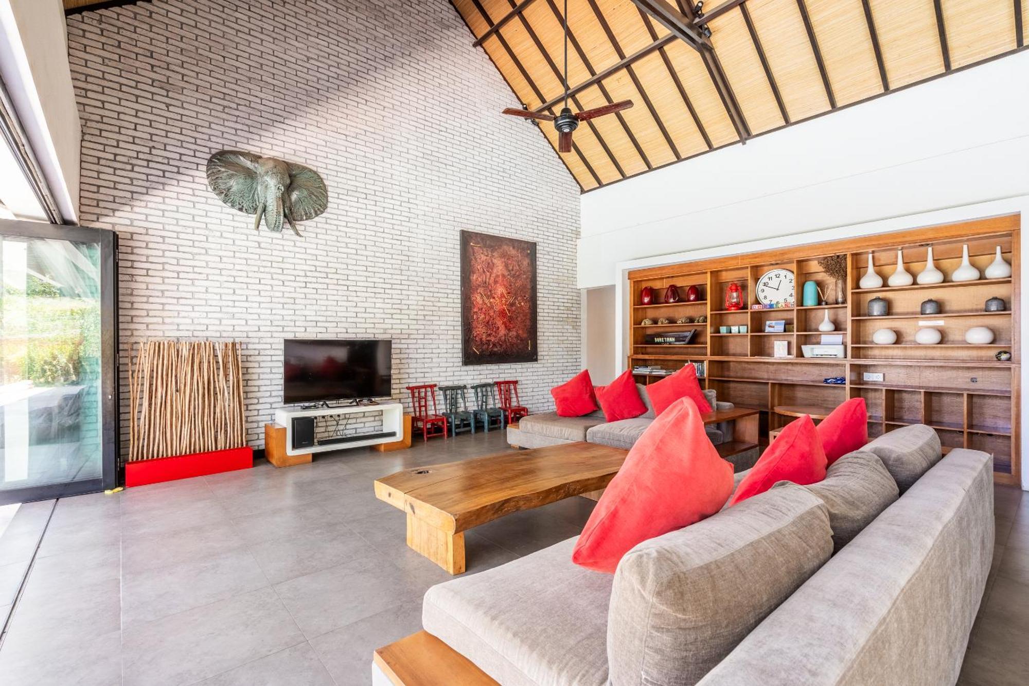 บูทิก วิลลา โดเรแทนธ์ Villa อูงาซัน ภายนอก รูปภาพ