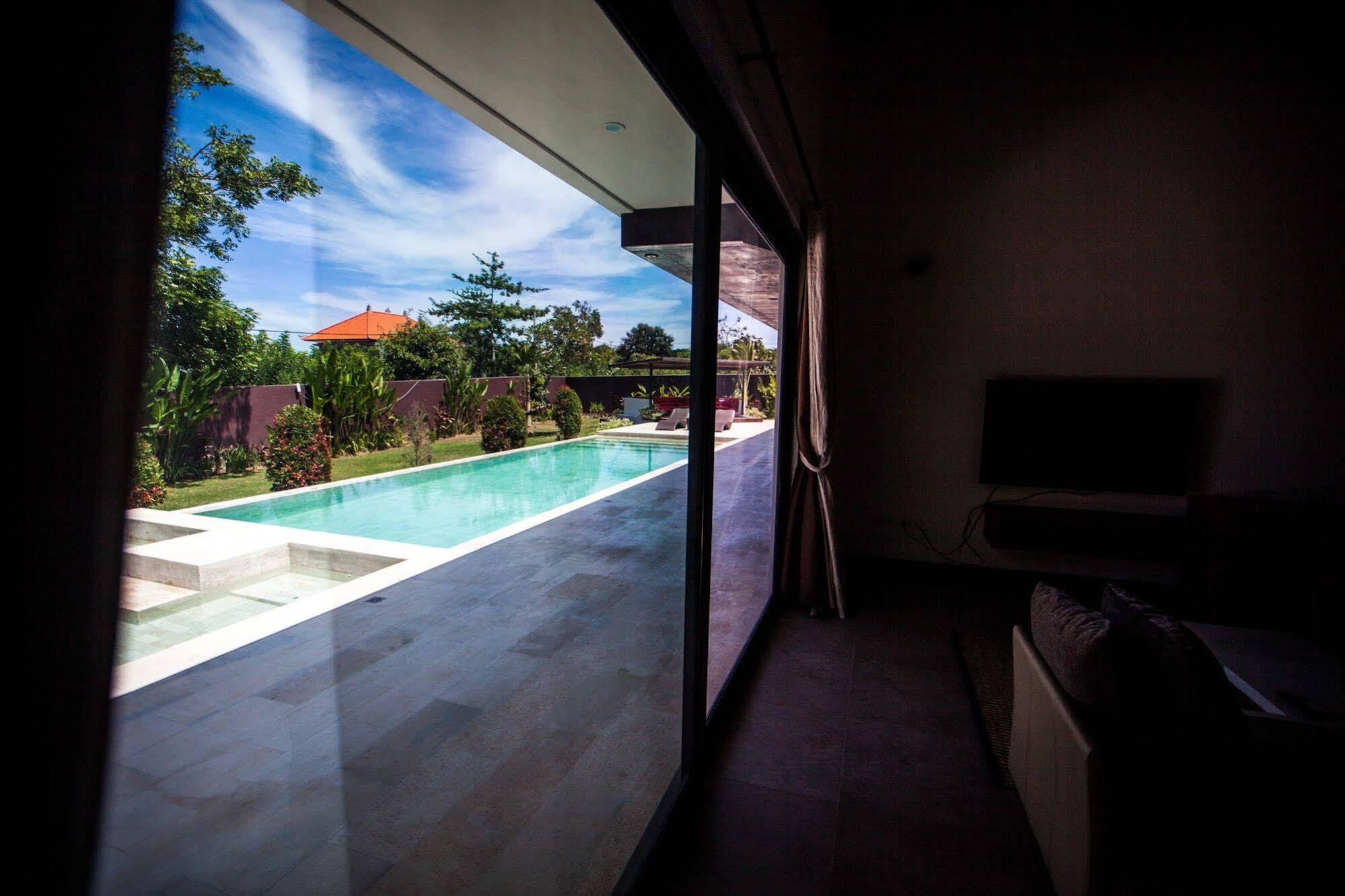 บูทิก วิลลา โดเรแทนธ์ Villa อูงาซัน ภายนอก รูปภาพ
